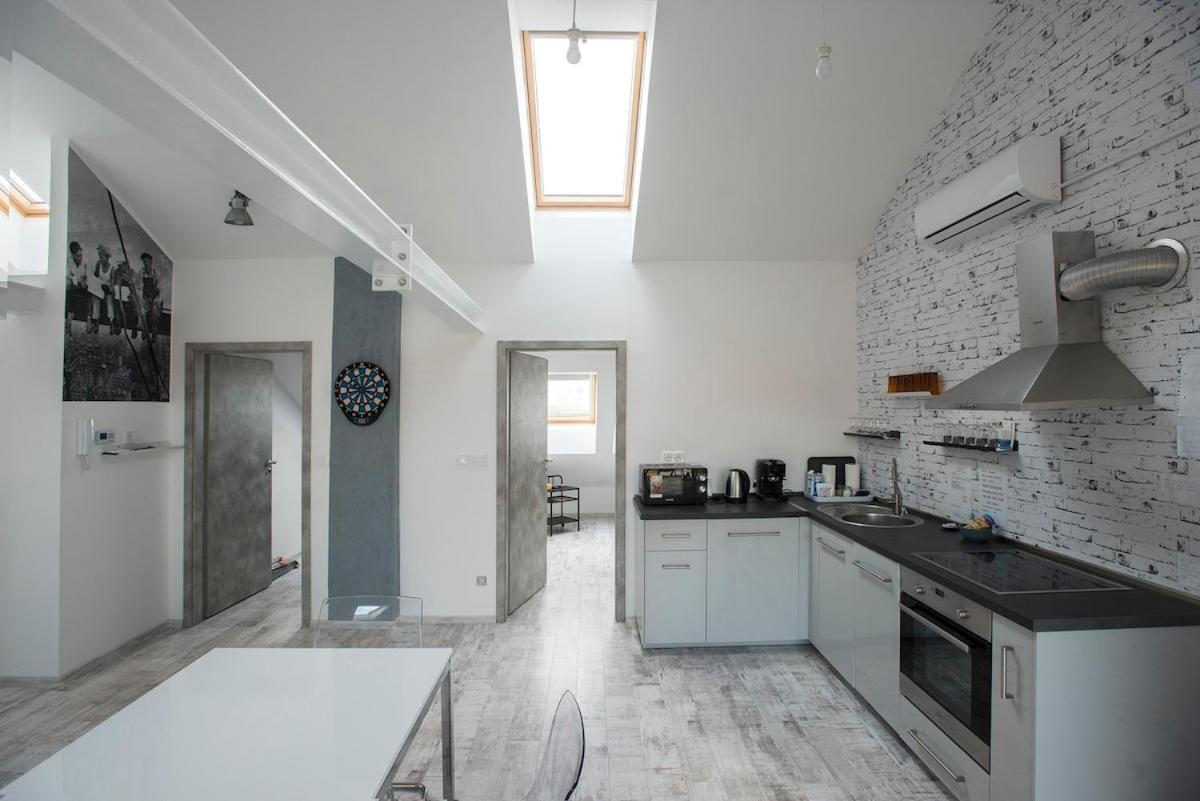 8X8 Tetoter Apartman แซแก็ด ภายนอก รูปภาพ