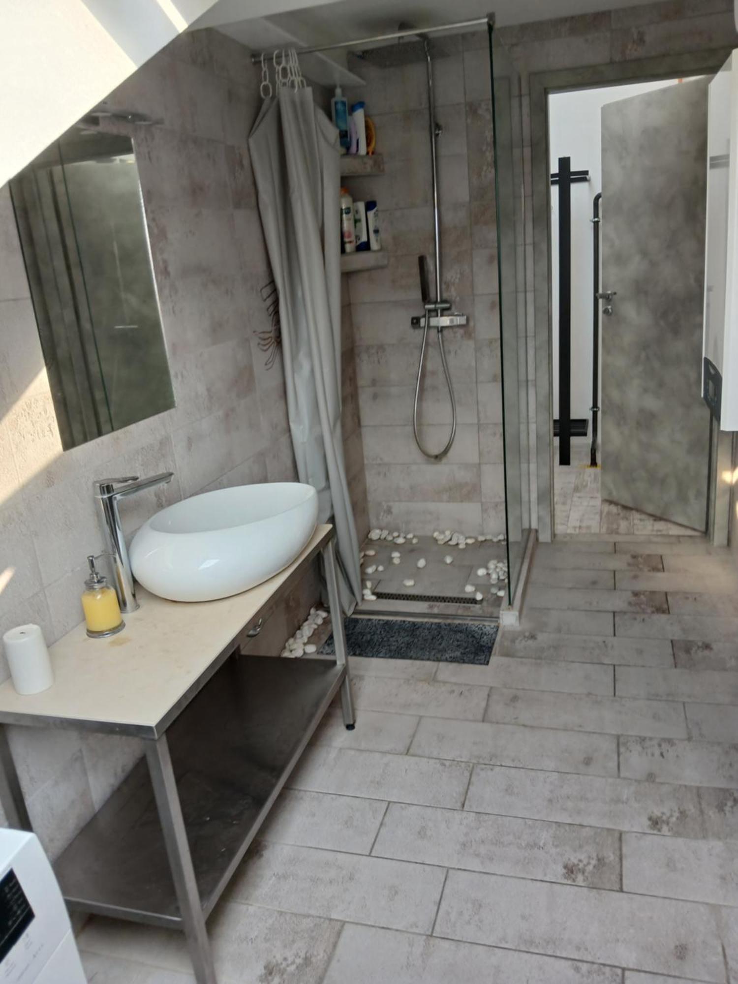 8X8 Tetoter Apartman แซแก็ด ภายนอก รูปภาพ