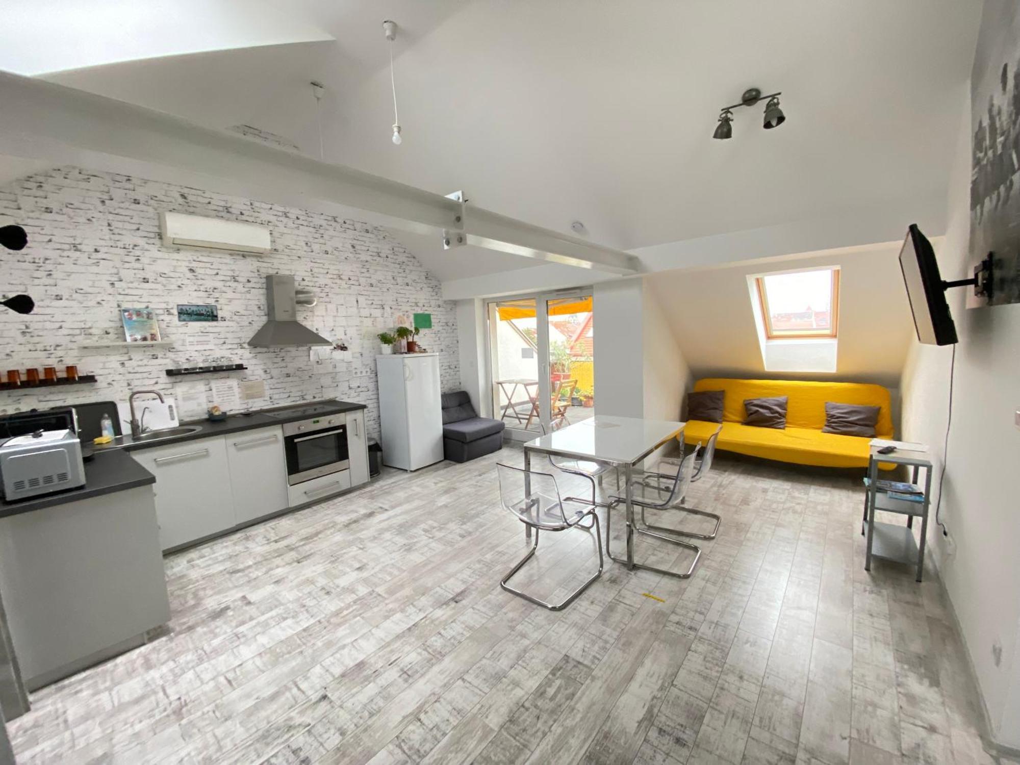 8X8 Tetoter Apartman แซแก็ด ภายนอก รูปภาพ